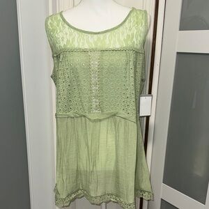 Sleeveless Lace & Eyelet Tunic in Light Green
